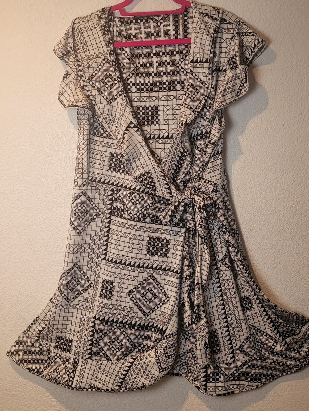 Black & White Geometric Wrap Mini Dress - Women's 1XL